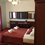 Bed & Breakfast Dworek Magnat Modlniczka