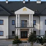 Dworek Magnat Bed & Breakfast