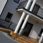 Dworek Magnat Bed & Breakfast 3*