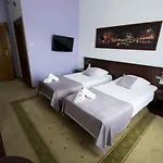 Dworek Magnat Bed & Breakfast 3*