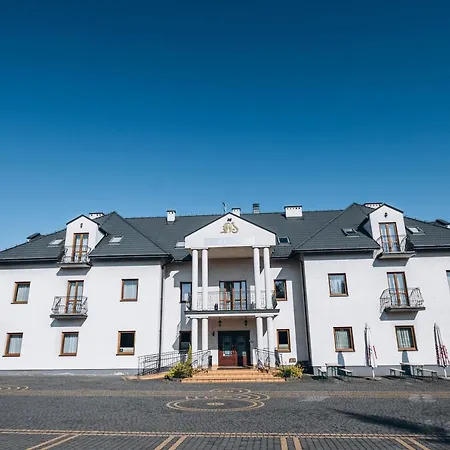 Dworek Magnat موديلينيتشكا