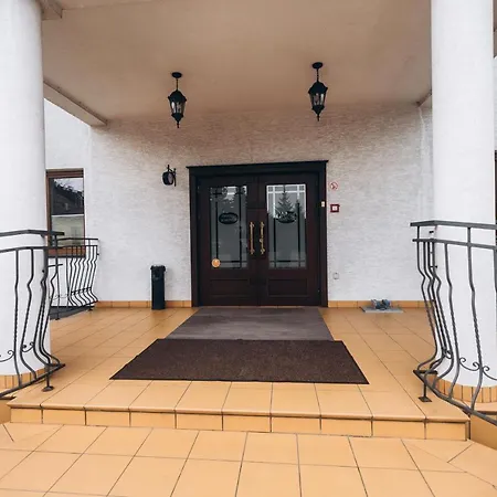 Dworek Magnat موديلينيتشكا