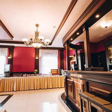 Dworek Magnat 住宿加早餐酒店