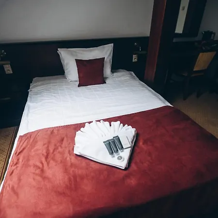 Dworek Magnat 3* 姆德尼擦