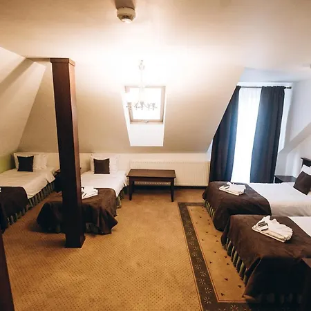 Dworek Magnat 姆德尼擦