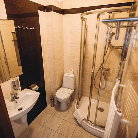 Dworek Magnat موديلينيتشكا