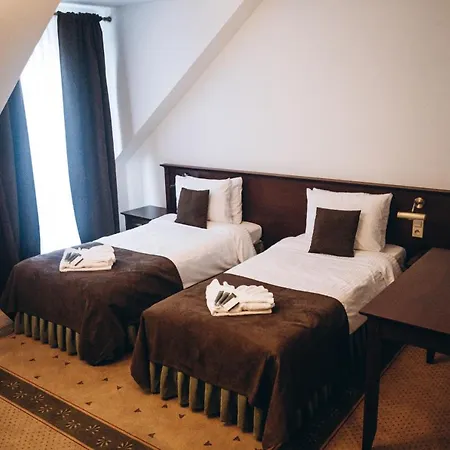 Dworek Magnat 姆德尼擦