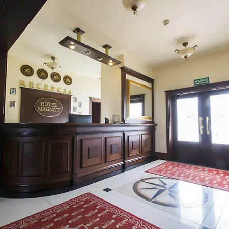 Bed & Breakfast Dworek Magnat 3*