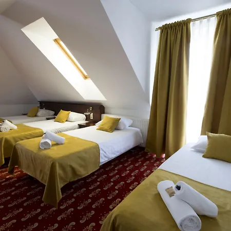 Dworek Magnat Bed & Breakfast 3*