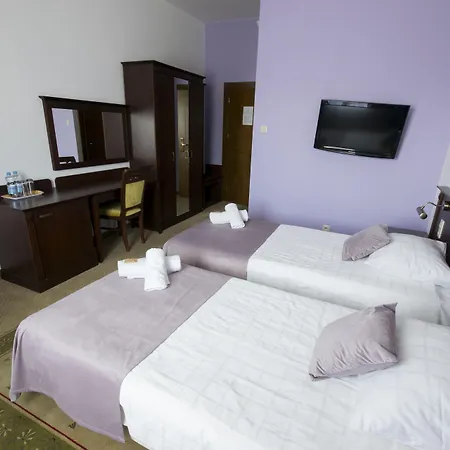 Dworek Magnat موديلينيتشكا