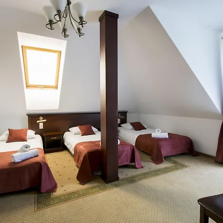 Dworek Magnat 住宿加早餐酒店