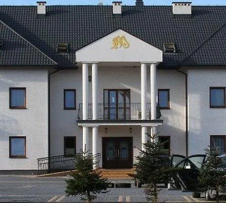 Dworek Magnat 住宿加早餐酒店