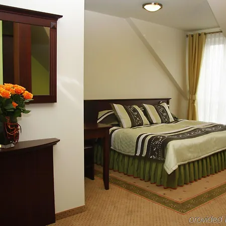 فندق مبيت وإفطار Dworek Magnat 3*