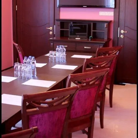 Dworek Magnat فندق مبيت وإفطار 3*