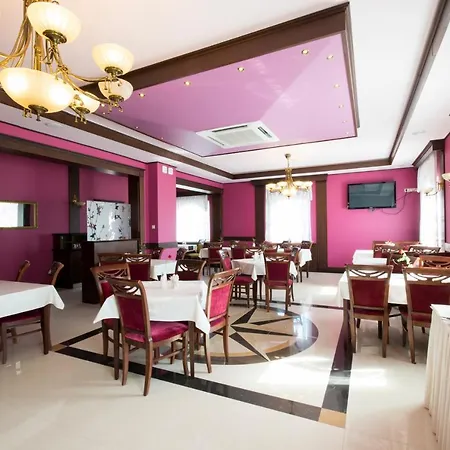 فندق مبيت وإفطار Dworek Magnat