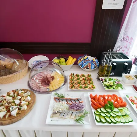 Dworek Magnat 住宿加早餐酒店