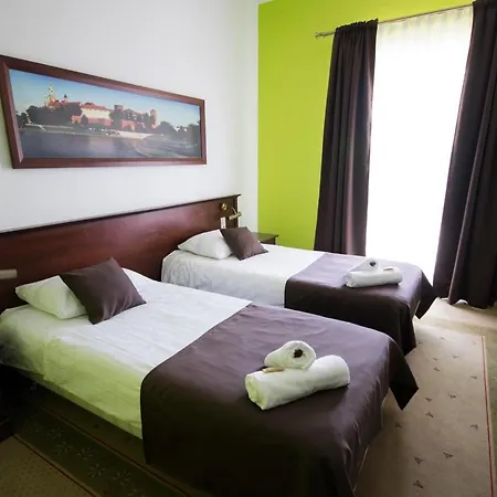 فندق مبيت وإفطار Dworek Magnat 3*