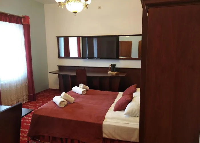 Bed & Breakfast Dworek Magnat Modlniczka