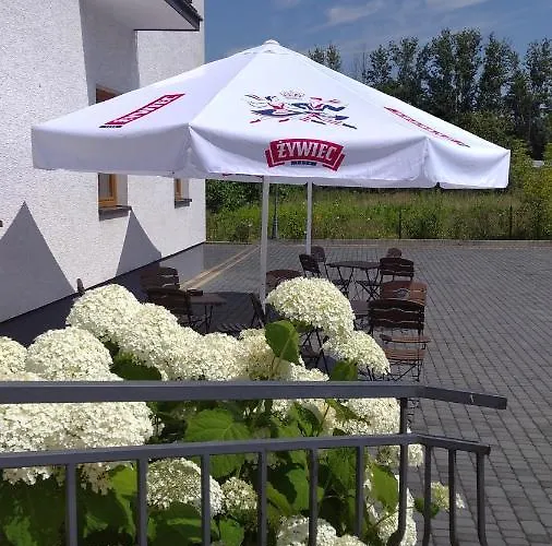 Bed & Breakfast Dworek Magnat Modlniczka