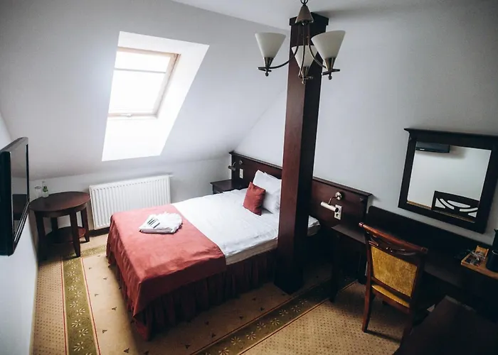 Bed & Breakfast Dworek Magnat Modlniczka