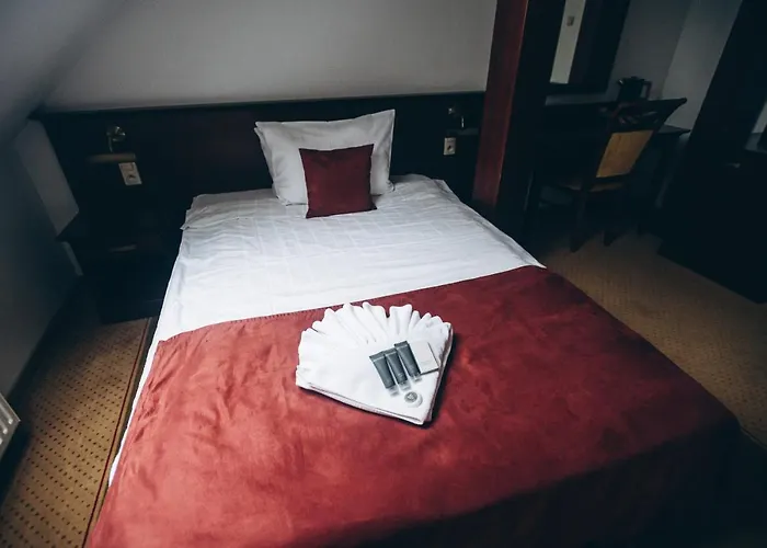 Dworek Magnat 3* Modlniczka