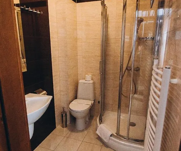 Dworek Magnat Bed & Breakfast 3*