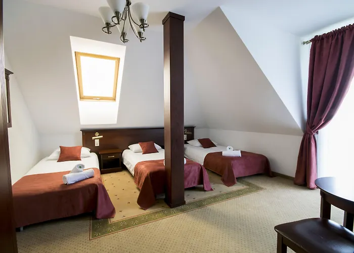 Dworek Magnat לינה וארוחת בוקר