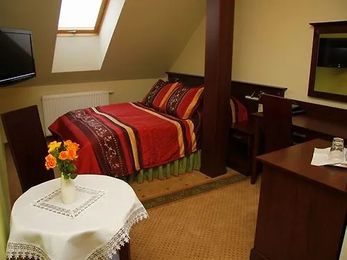 Bed and breakfast Dworek Magnat 3*