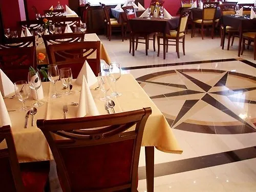 Dworek Magnat Bed and breakfast 3*